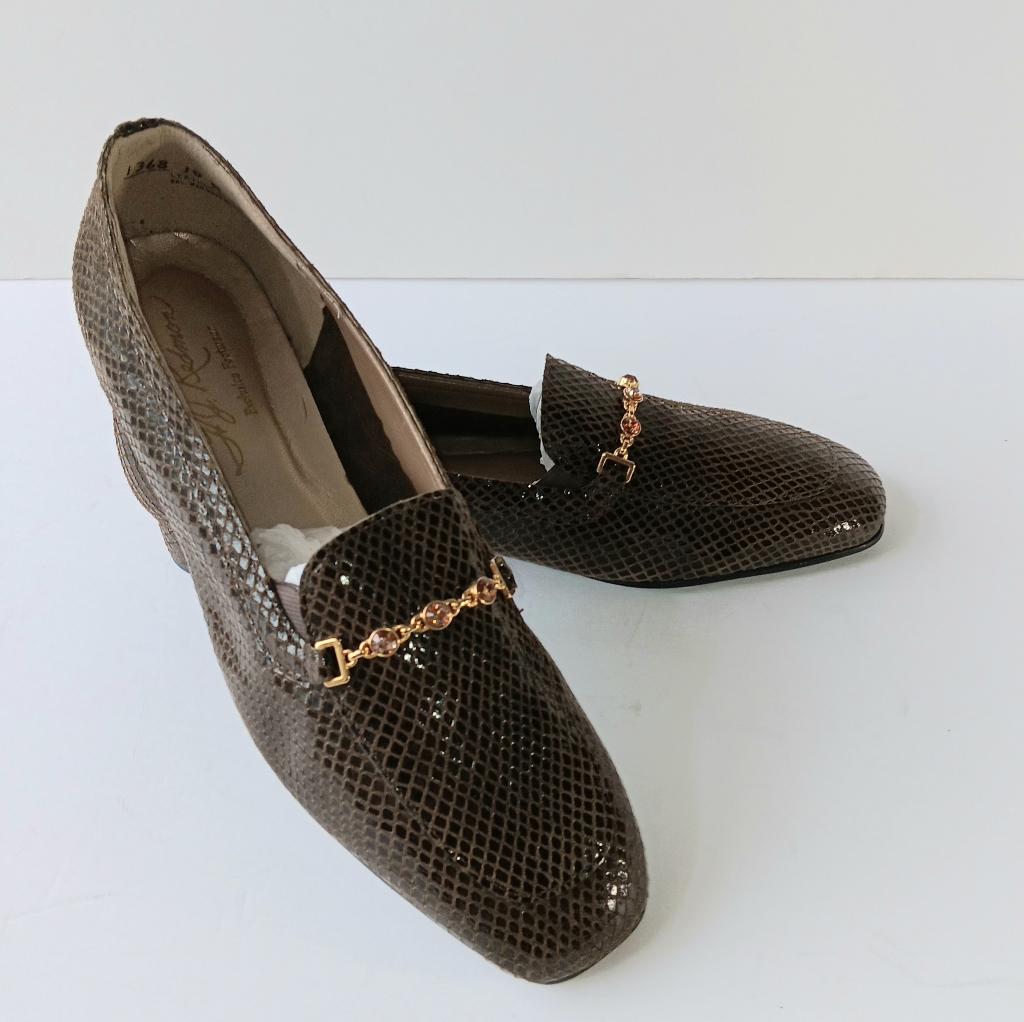 Hj Redmon Exclusive Footwear Brown Jeweled Snakeskin Leather Loafers Size 10 M